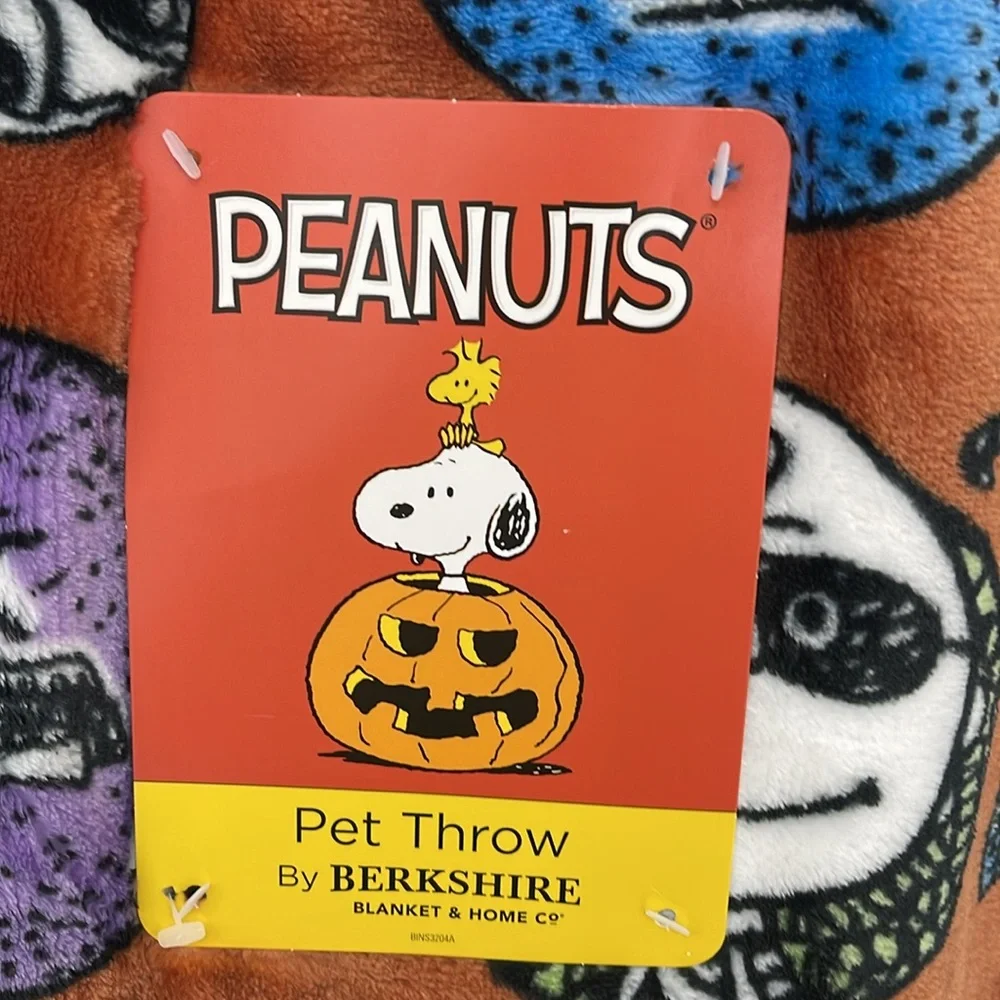 Peanuts Halloween Snoopy Friends Costumes Brown/White/Black Throw Blanket
